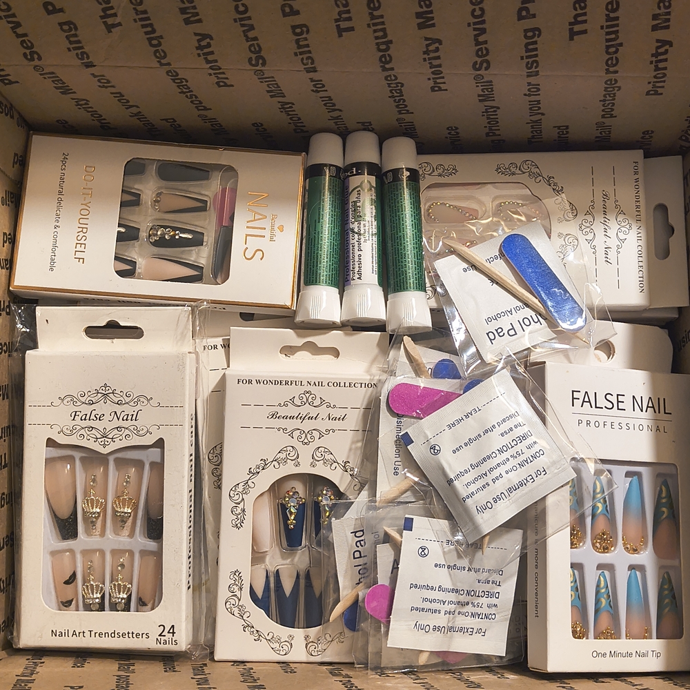 Assorted False Nail Set with Accessories Box